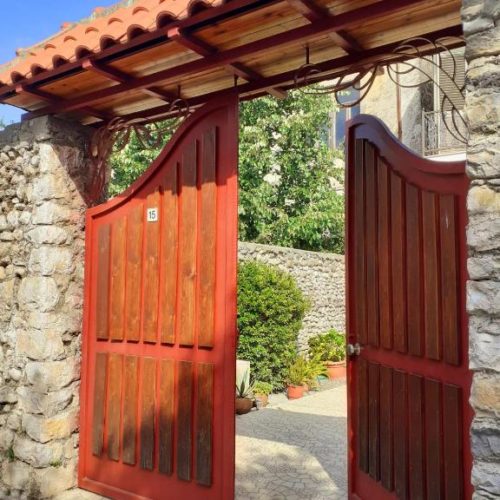 Accomodation 34 - VisitShkoder svg+xml;charset=utf - VisitShkoder
