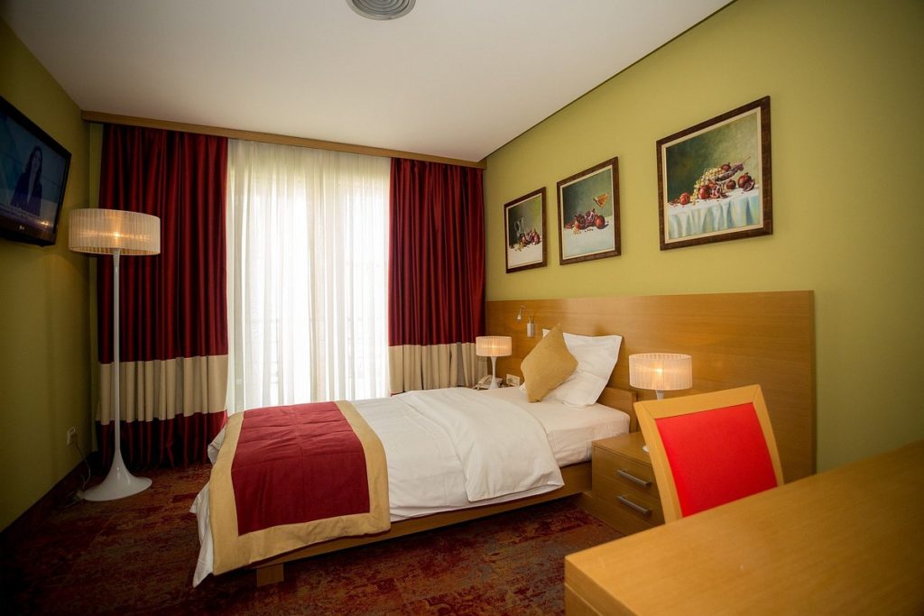 visitshkoder-hotel-colosseo (3) svg+xml;charset=utf - VisitShkoder
